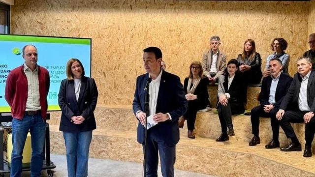 El Vicelehendakari y consejero de Economía, Trabajo y Empleo, Mikel Torres, presenta los Planes de Empleo y Desarrollo Local