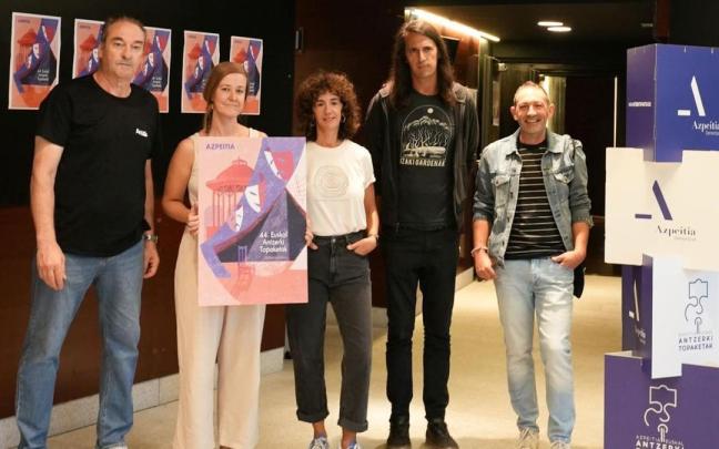 Presentación del cartel ganador del concurso, diseñado por Leire Derteano.