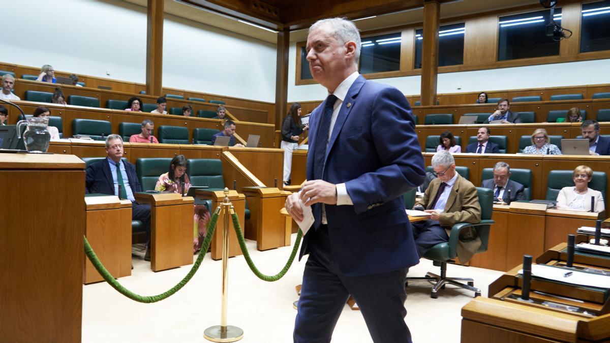 El lehendakari, Iñigo Urkullu, durante el pleno del control al Gobierno de este viernes.