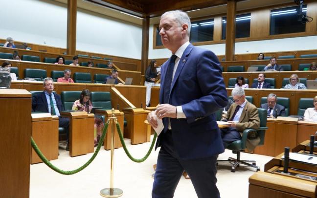 El lehendakari, Iñigo Urkullu, durante el pleno del control al Gobierno de este viernes.