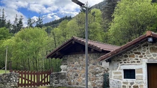 La tecnología fotovoltaica llega a los barrios de Mañaria.