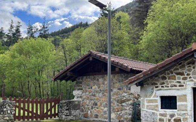 La tecnología fotovoltaica llega a los barrios de Mañaria.