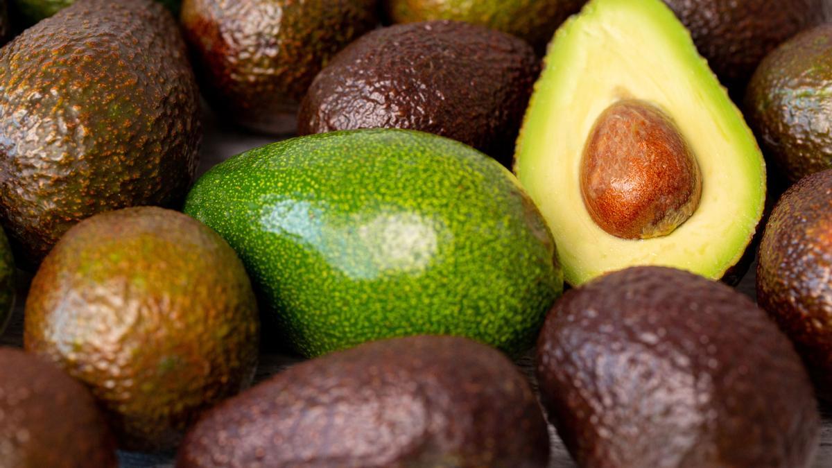El aguacate tiene infinidad de beneficios, pero su consumo en exceso tiene sus riesgos.