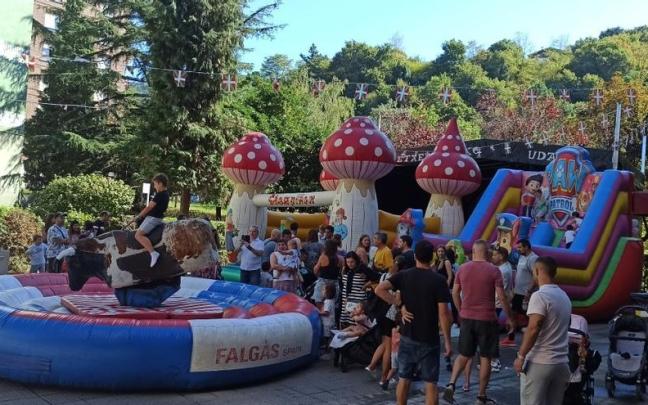 La población infantil tiene este sábado una cita con los hinchables y los juegos en Kukullaga