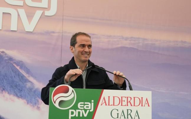 El presidente del Bizkai Buru Batzar del PNV, Iñigo Ansola, este domingo en Galdakao