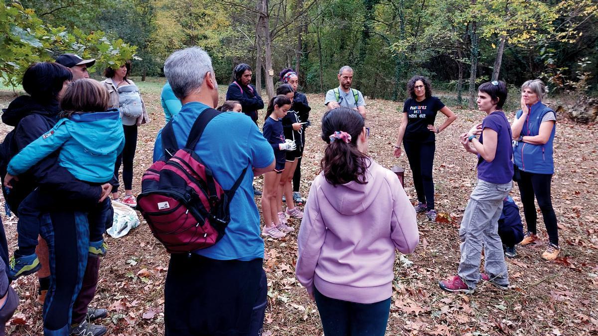 Una anterior salida de Muskerrak para sensibilización medioambiental en Aiaraldea