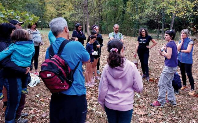 Una anterior salida de Muskerrak para sensibilización medioambiental en Aiaraldea / Muskerrak Ingurumen Elkartea Una anterior salida de Muskerrak para sensibilización medioambiental en Aiaraldea