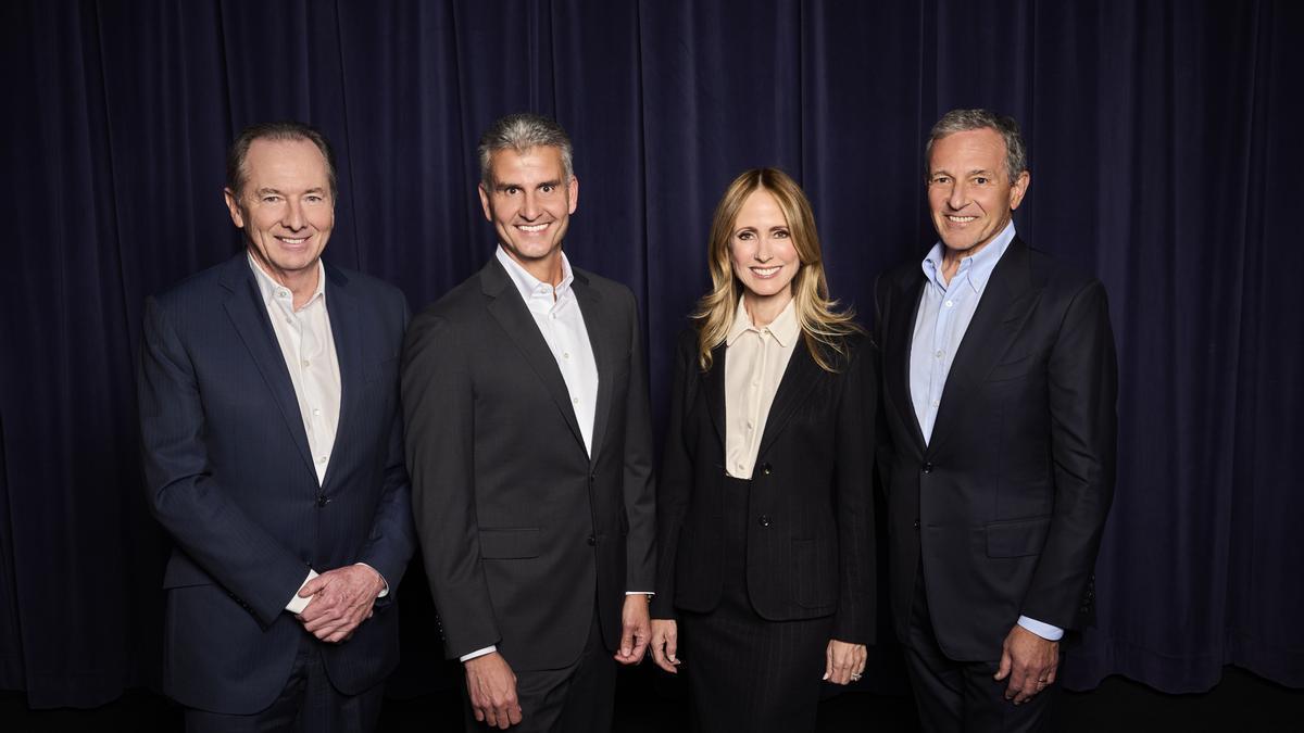 James Gorman, Josh D'Amaro, Dana Walden y Robert Iger.