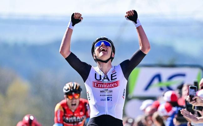 Tadej Pogacar (UAE Emirates) gana la 87 edición de la Flecha Valona.