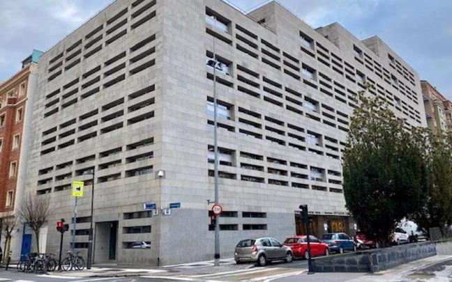 Arabako Ogasunak zergadunei arreta emateko zerbitzua handituko du eraikineko gune berri batean.