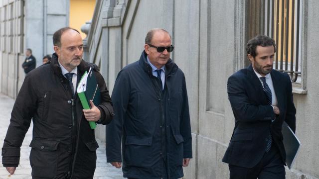 El exdirectivo de Acciona, Justo Vicente Pelegrini (C), ha su llegada al Tribunal Supremo