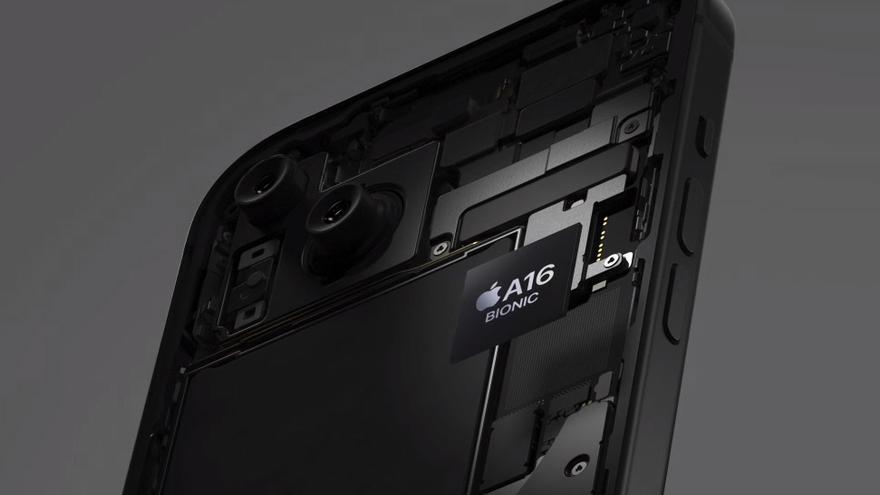 La GPU del A16 Bionic es hasta un 40 % más rápida que la del iPhone 12.