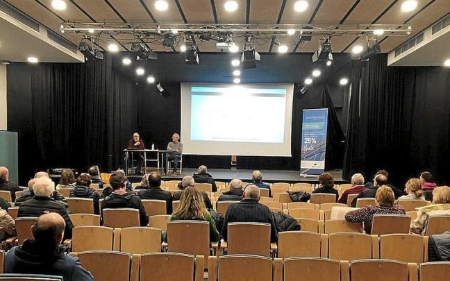 Reunión en Andosilla para conocer el nuevo proyecto.