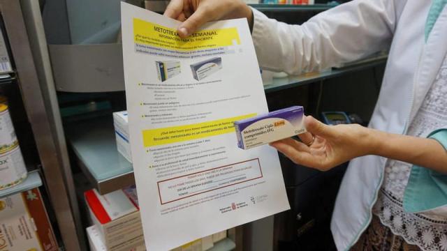 El medicamento en el que se centró la primera fase de la campaña junto con la hoja informativa que se ofrece a los pacientes. Foto: Gobierno de Navarra El medicamento en el que se centró la primera fase de la campaña junto con la hoja informativa que se ofrece a los pacientes. Foto: Gobierno de Navarra