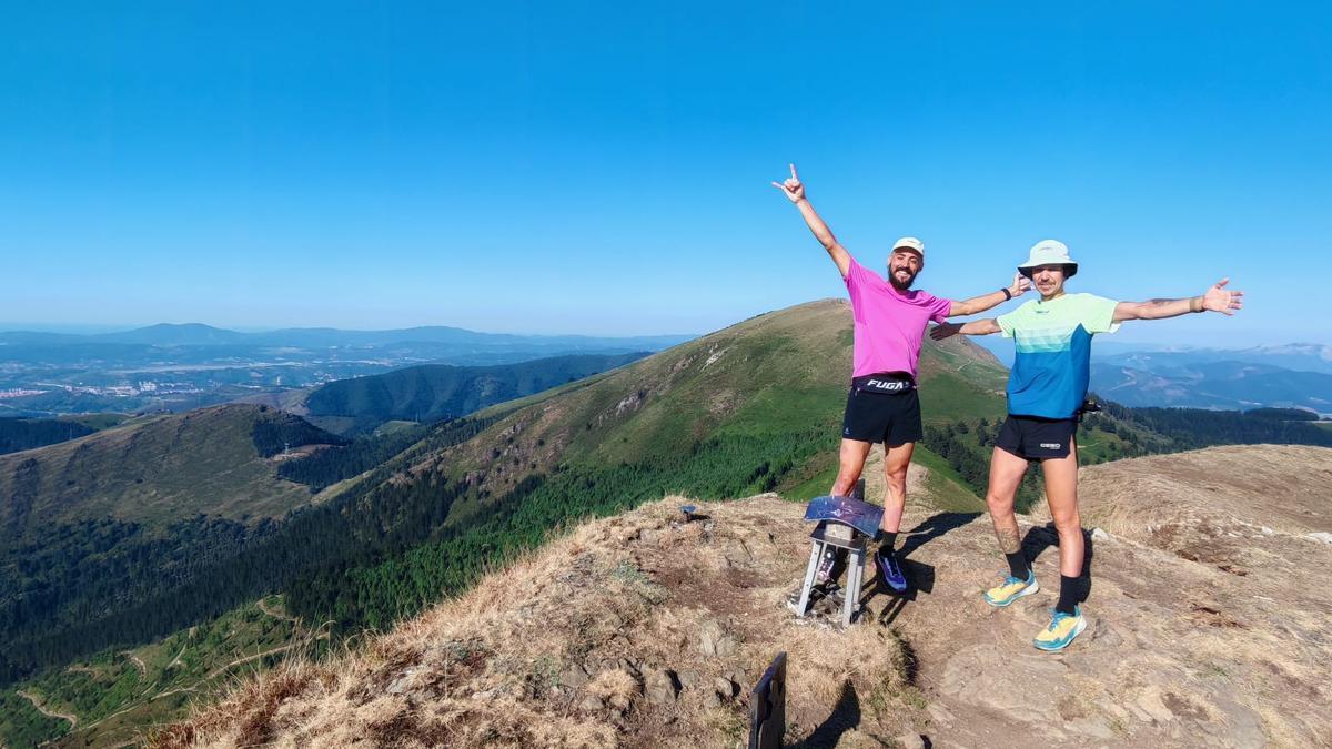 Pablo y Rául en la cima del Gallarraga