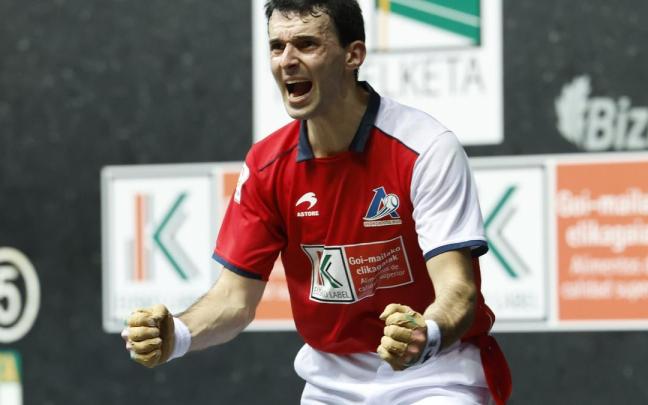 Jokin Altuna, campeón del Cuatro y Medio. Jokin Altuna, campeón del Cuatro y Medio.
