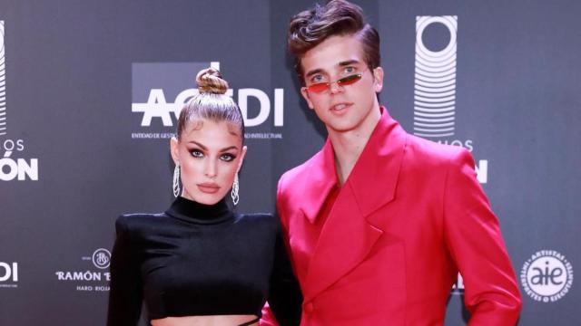 La modelo e influencer, Jessica Goicoechea, en una alfombra roja con su expareja, River Viiperi