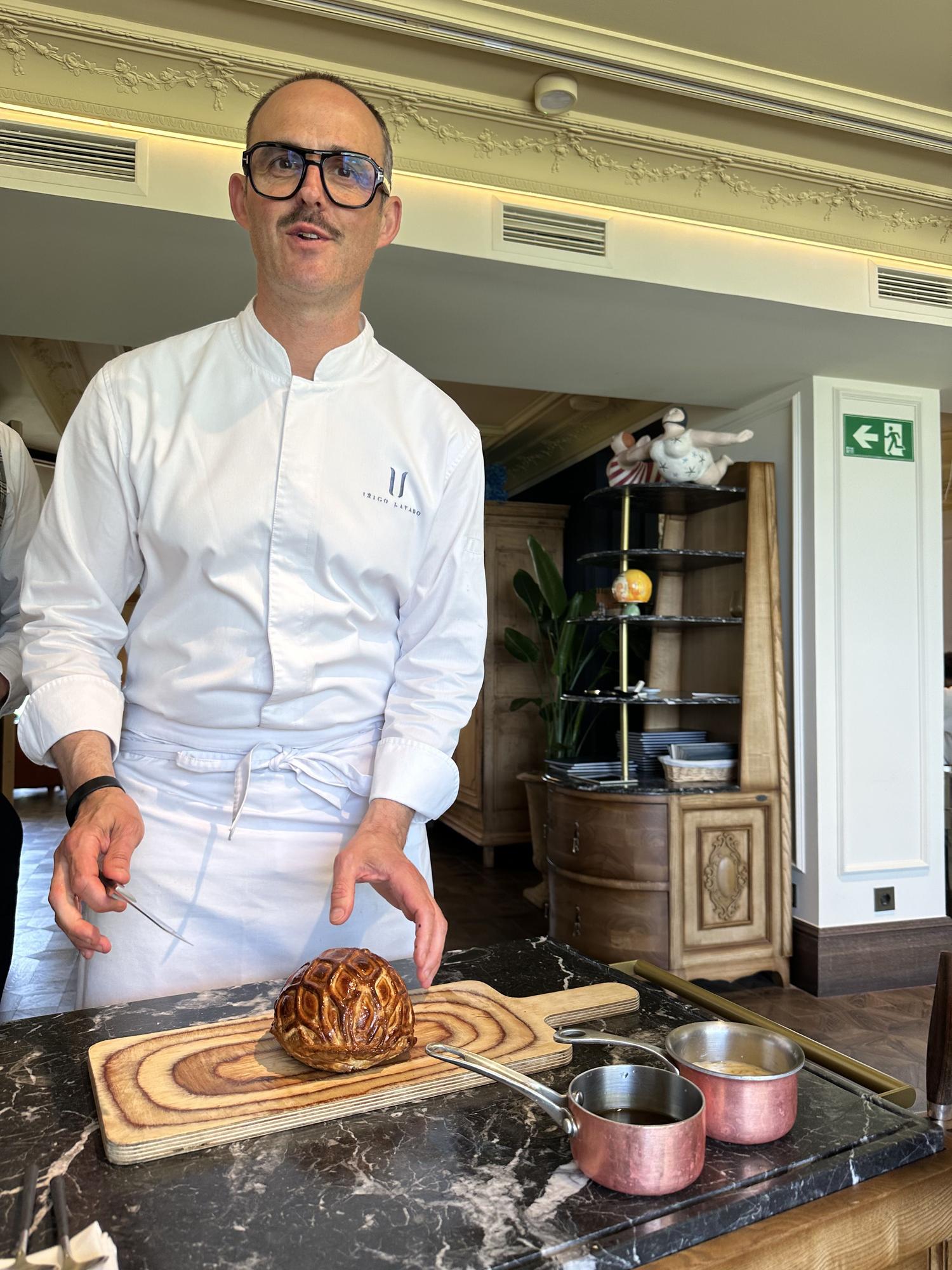 Iñigo Lavado, con un solomillo Wellington.