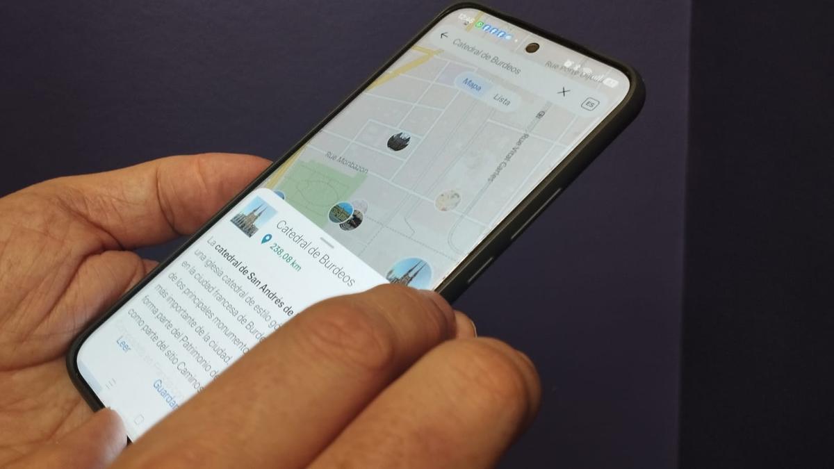 En el movil se pueden consultar los artículos geolocalizados de Wikipedia en su propio mapa.
