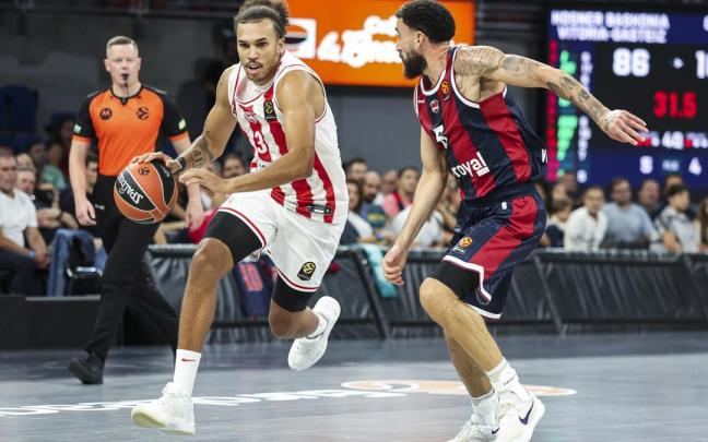 Una imagen del encuentro de la Euroliga entre el Baskonia y el Olympiacos.
