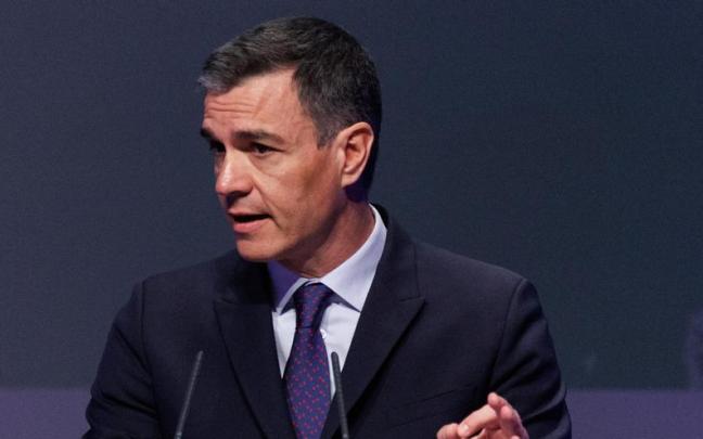 "Hemos contado más veces con el PP para la convalidación de decretos de ley que con Bildu. ¿Eso significa que hemos gobernado con el PP? No", ha respondido rotundo.