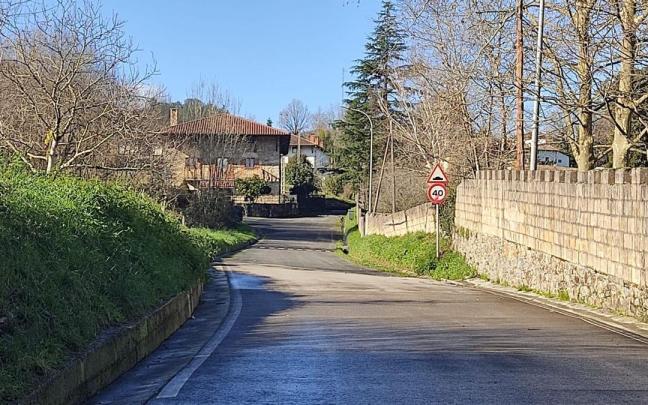 Tras la renovación de la red de abastecimiento de agua se procederá a asfaltar el vial