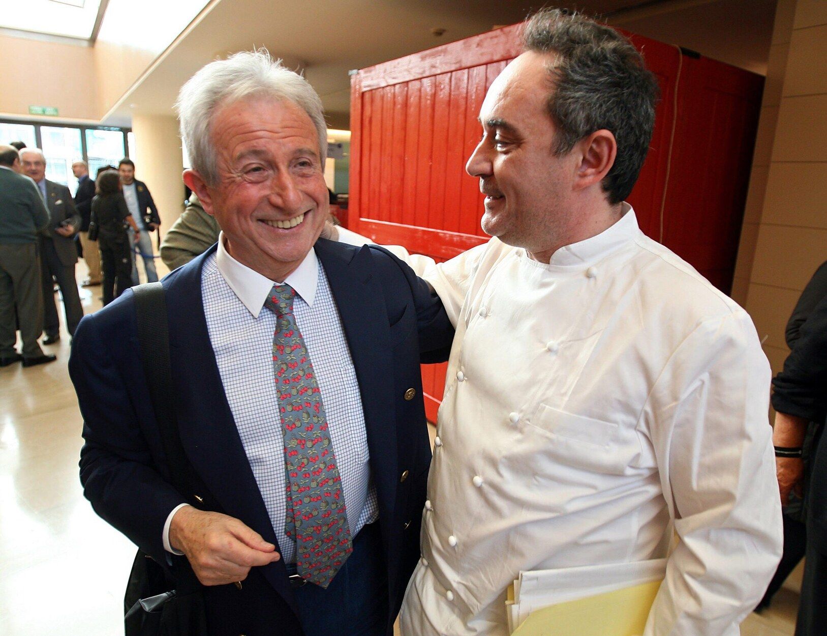 El cocinero del Bulli, Ferran Adriá (d), Michel Guérard, en 2006.
