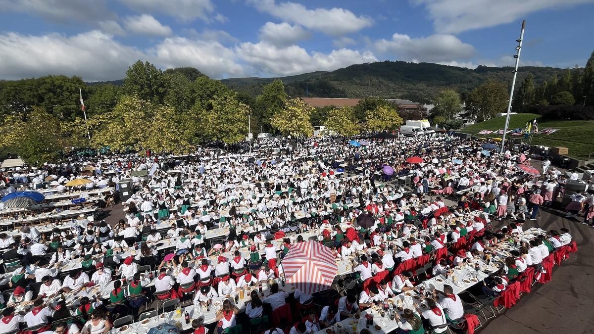 Comida de cuadrillas de Basauri para celebrar el día de San Fausto