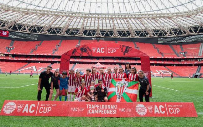 Imagen de la entrega de premios durante la II Edición de la AC Cup / AC Cup