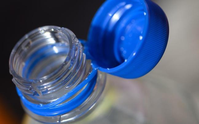 Imagen de una botella de agua