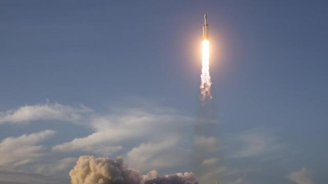 El telescopio Nancy Grace Roman de la NASA, en pleno lanzamiento