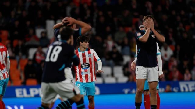 Asier Hierro lamentándose