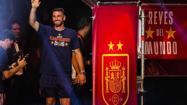 Unai Simón durante la celebración del Mundial 2026 en Cibeles