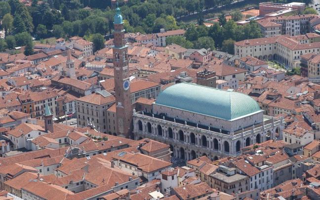Vista aérea de Vicenza, con su Catedral como gran protagonista.