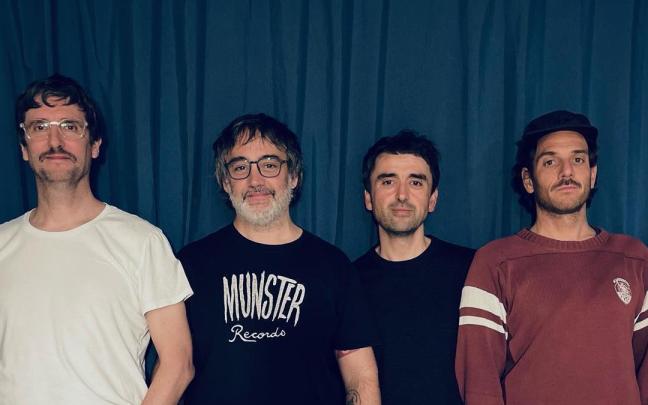 Los integrantes del grupo navarro Exnovios.