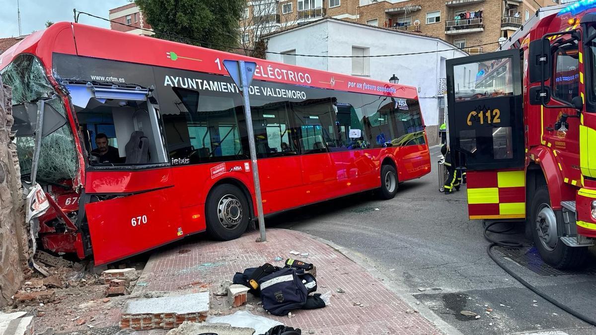 El autobús municipal accidentado en Valdemoro.