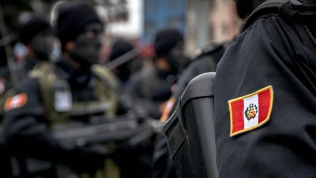 Agentes de las fuerzas de seguridad de Perú en una imagen de archivo.