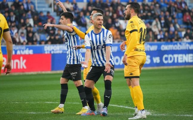 Salva Sevilla, durante el Alavés-Lugo de esta tarde.