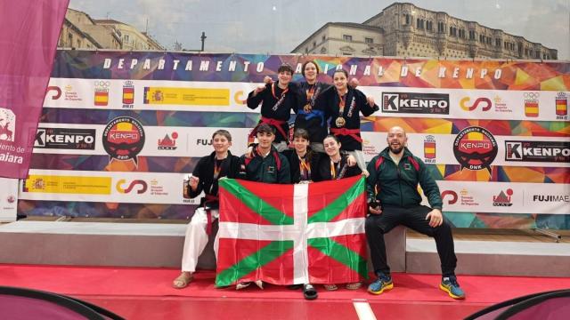 Atletas de Atama tras el brillante campeonato que realizaron en Guadalajara.