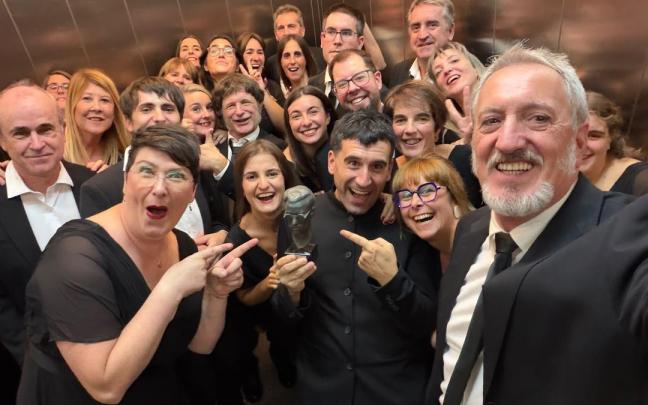 Las y los integrantes de Ganbara desbordan alegría tras alzarse con el triunfo en Burgos.