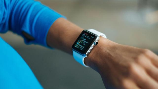 Un usuario de smartwatch o reloj inteligente / Pexels Un usuario de smartwatch o reloj inteligente