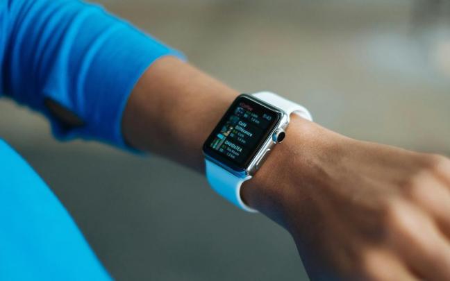 Un usuario de smartwatch o reloj inteligente / Pexels Un usuario de smartwatch o reloj inteligente