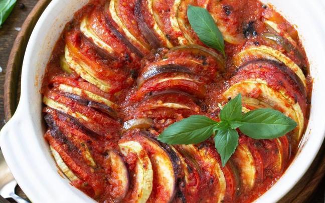 El Ratatouille es un plato típico de la cocina francesa que se hizo famoso en la película de mismo nombre.
