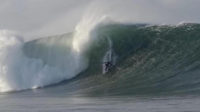 Natxo González en la ola más temible del mundo en Irlanda