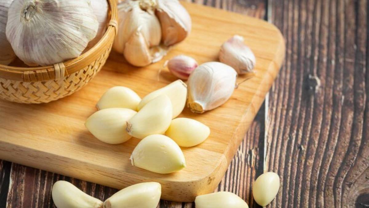 El ajo ha sido utilizado durante siglos no solo como un condimento, sino también como un remedio natural para diversas afecciones