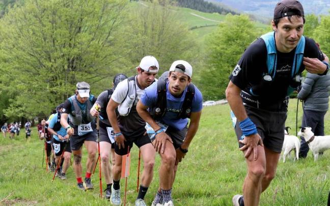 Los montes que rodean a Azpetia, Errezil, Bidania-Goiatz y Beizama pondrán a prueba la resistencia de los participantes / JUAN MARI IBARZABAL Los montes que rodean a Azpetia, Errezil, Bidania-Goiatz y Beizama pondrán a prueba la resistencia de los participantes