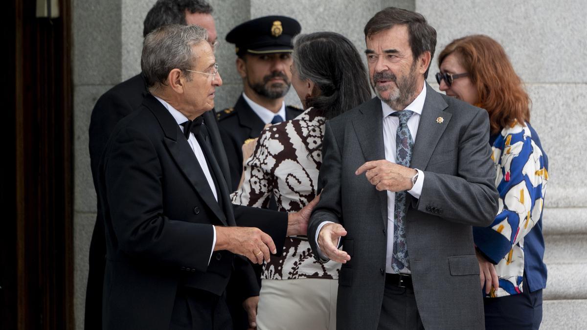 El presidente del Tribunal Supremo, Francisco Marín (i) y el presidente del Consejo General del Poder Judicial, Vicente Guilarte (d), a su salida de la apertura del año judicial 2023/2024.