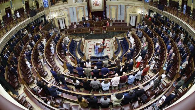 Diputados en el hemiciclo