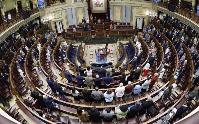 Diputados en el hemiciclo