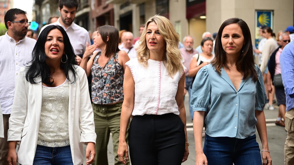 Díaz y Belarra pasean por las calles de la capital navarra.